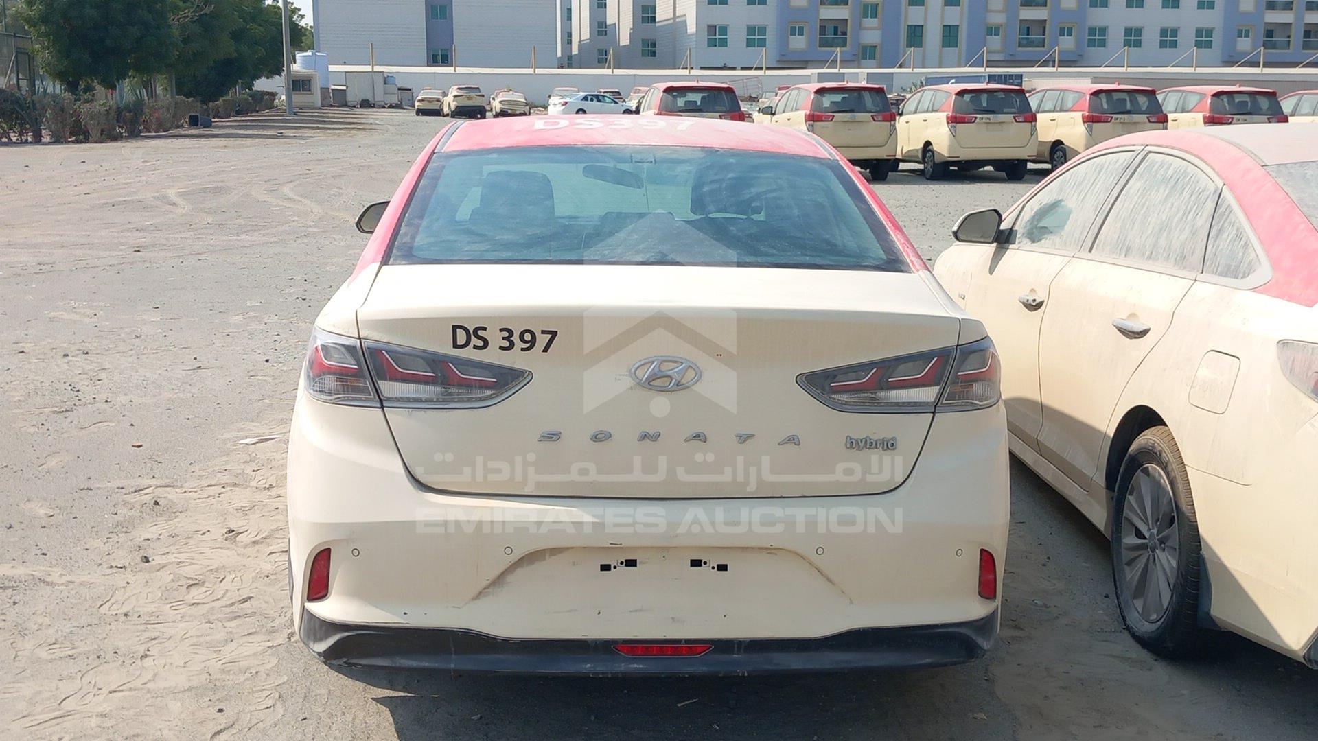 2018 HYUNDAI SONATA VIN: KMHE24131JA082134
