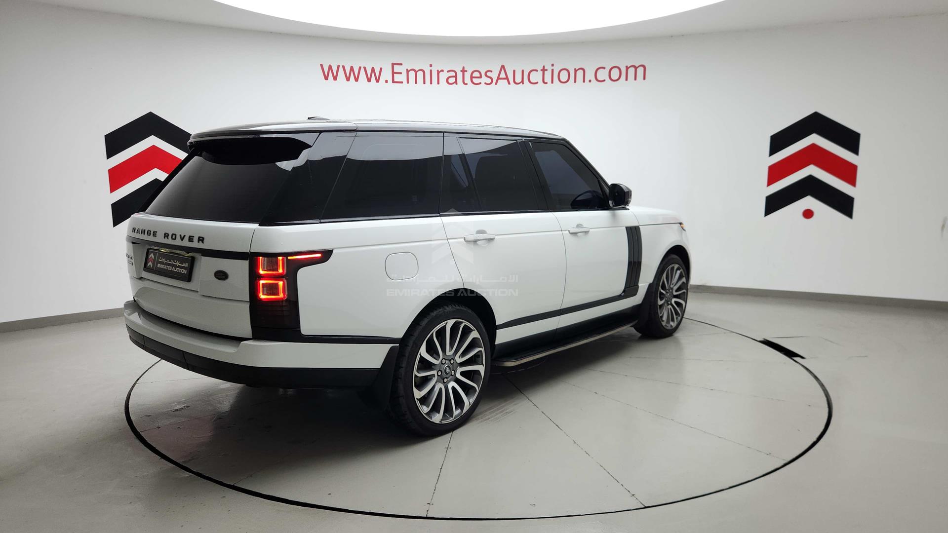 2014 RANGE ROVER VOGUE VIN: SALGA2EF8EA137587