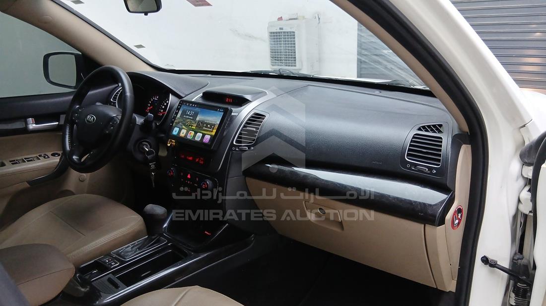 2014 Kia Sorento — Front Right Passenger Dashboard View — Photo 32