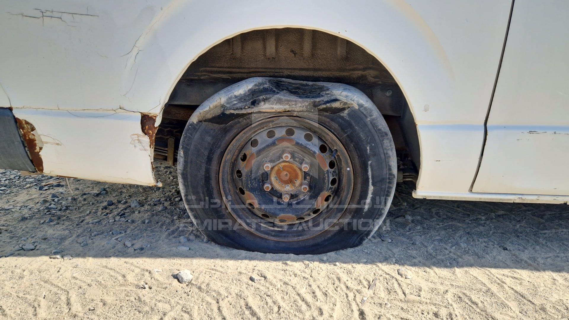 2011 TOYOTA HIACE VIN: JTGJX02P9B0040044