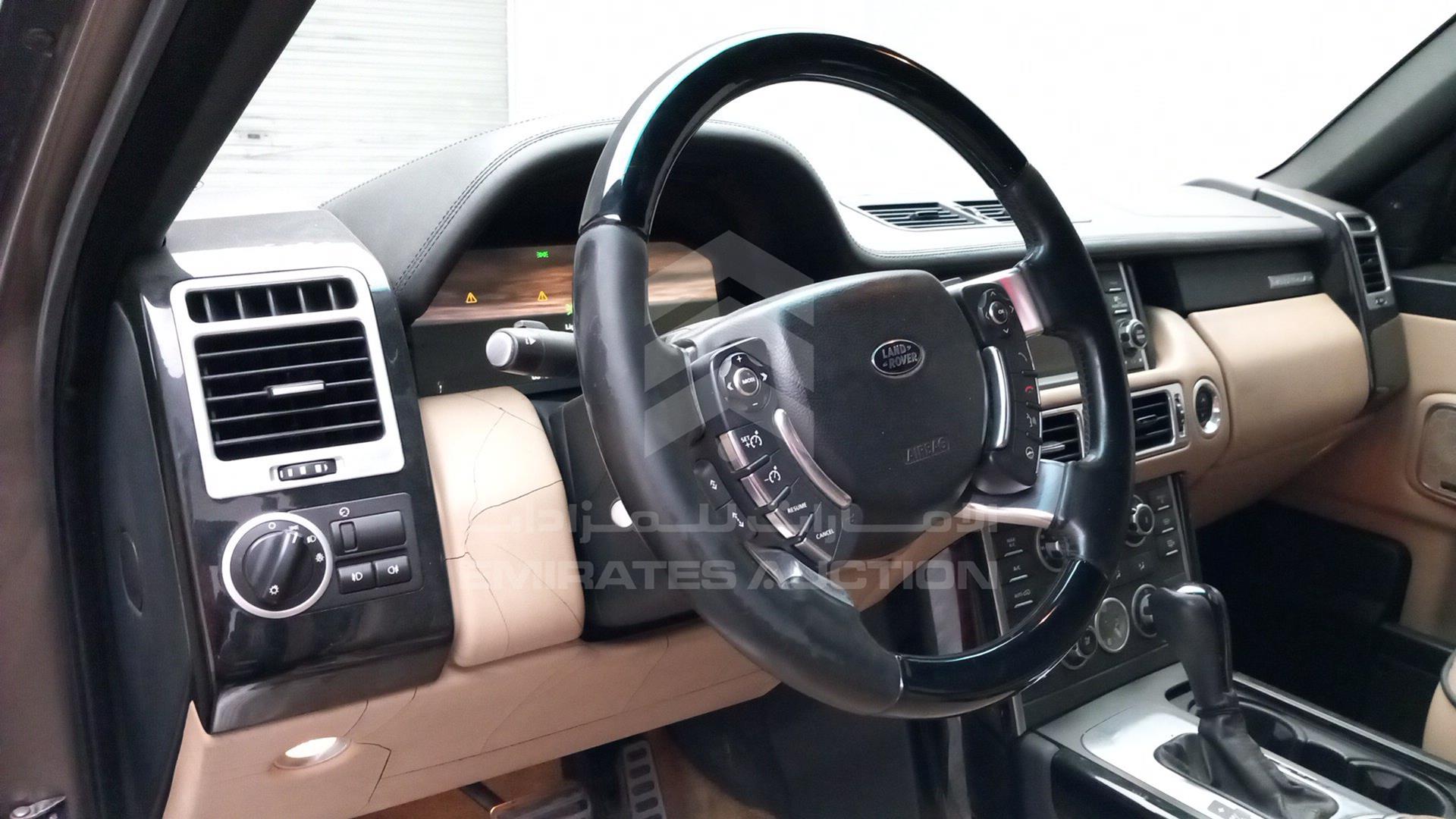 2011 RANGE ROVER VOGUE VIN: SALLMAME4BA335131