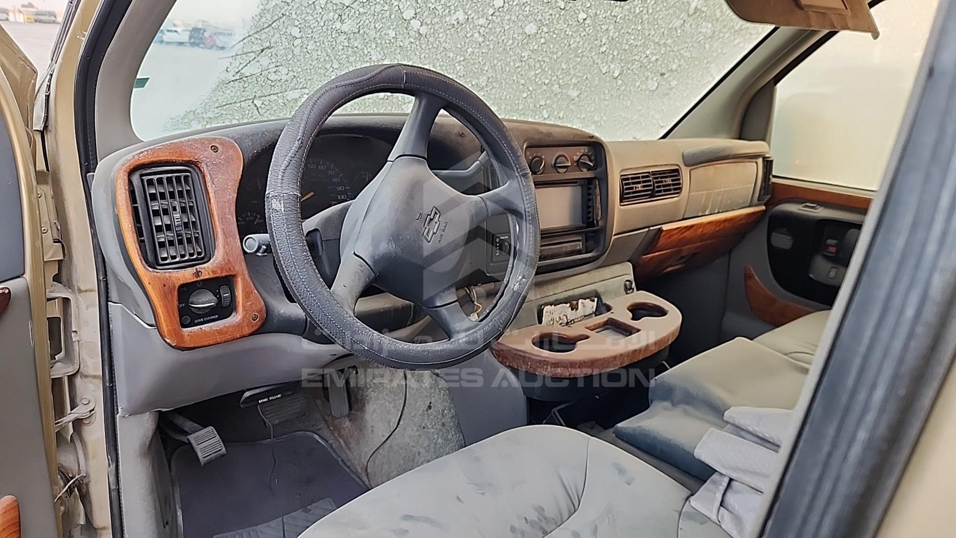 1998 CHEVROLET EXPRESS VIN: 1GCEG15M1W1073674