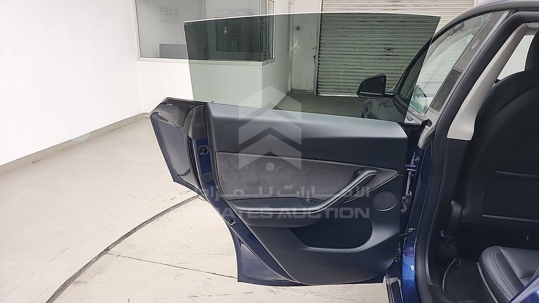 تيسلا Model Y 2024 — الباب الخلفي الأيسر — صورة 21