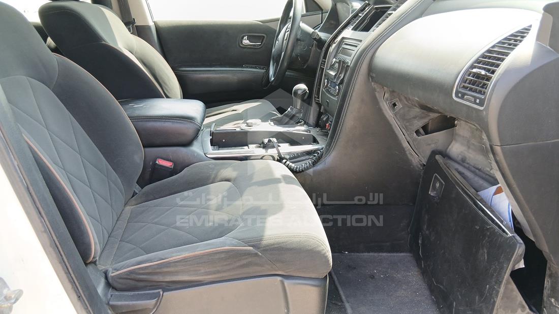 نيسان باترول 2019 — زاوية الراكب الأمامي للمقعد — صورة 25