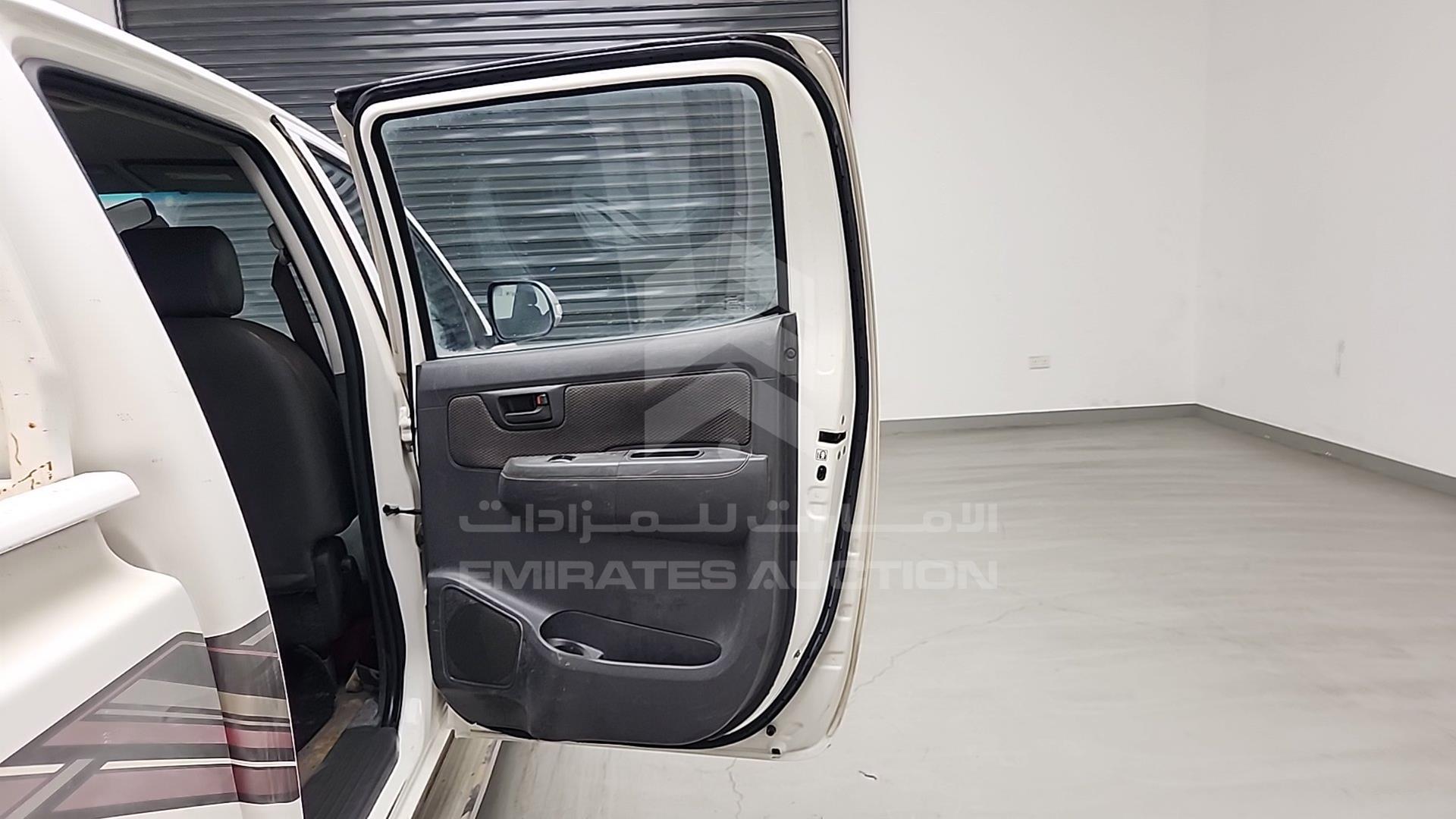 2013 TOYOTA HILUX VIN: MR0FX22GXD1386150