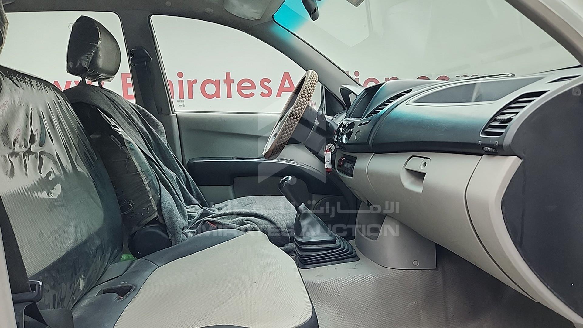 2012 MITSUBISHI L 200 VIN: MMBJNKA40CD053877