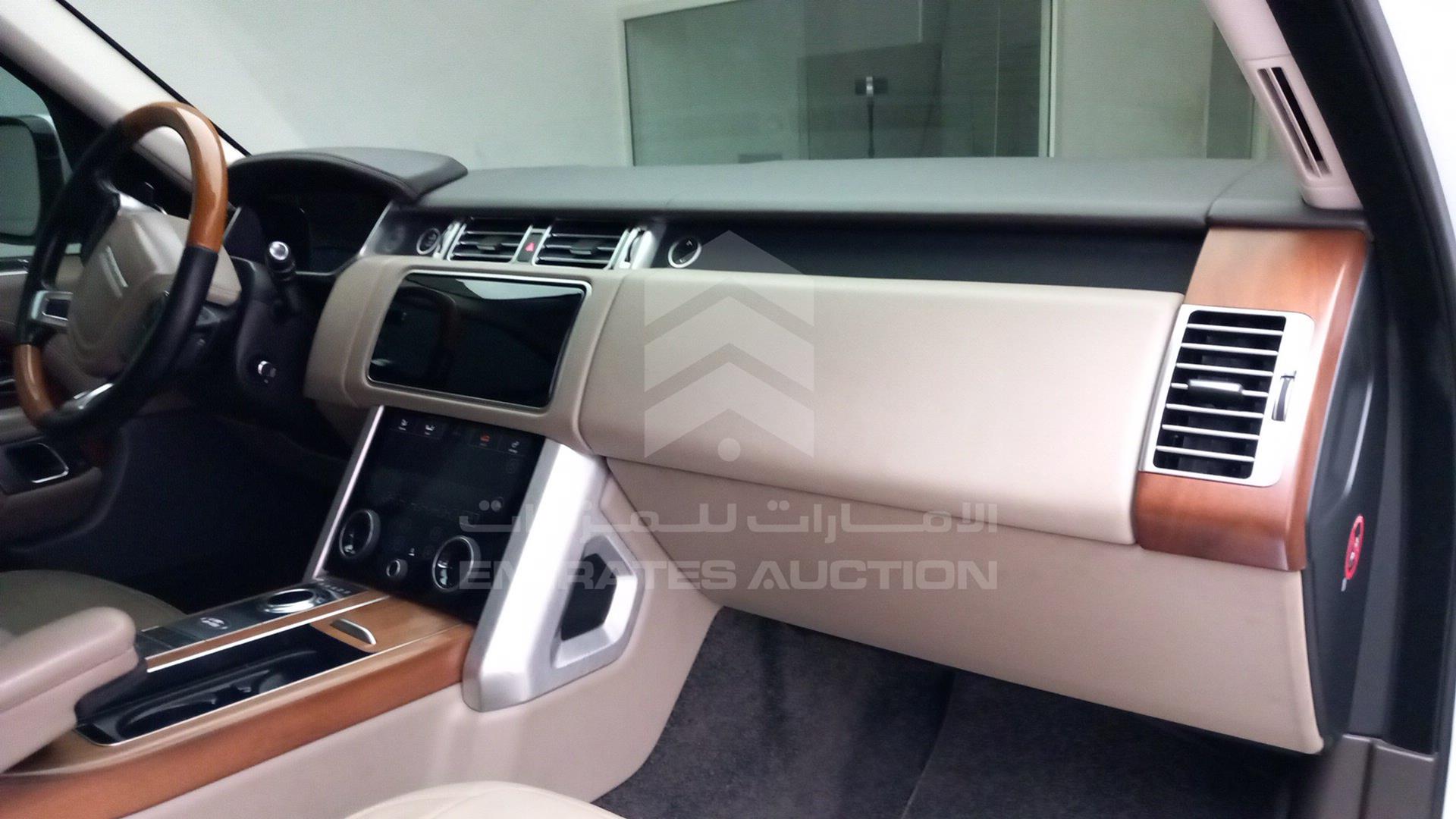 2018 RANGE ROVER HSE VIN: SALGA2BV9JA389502