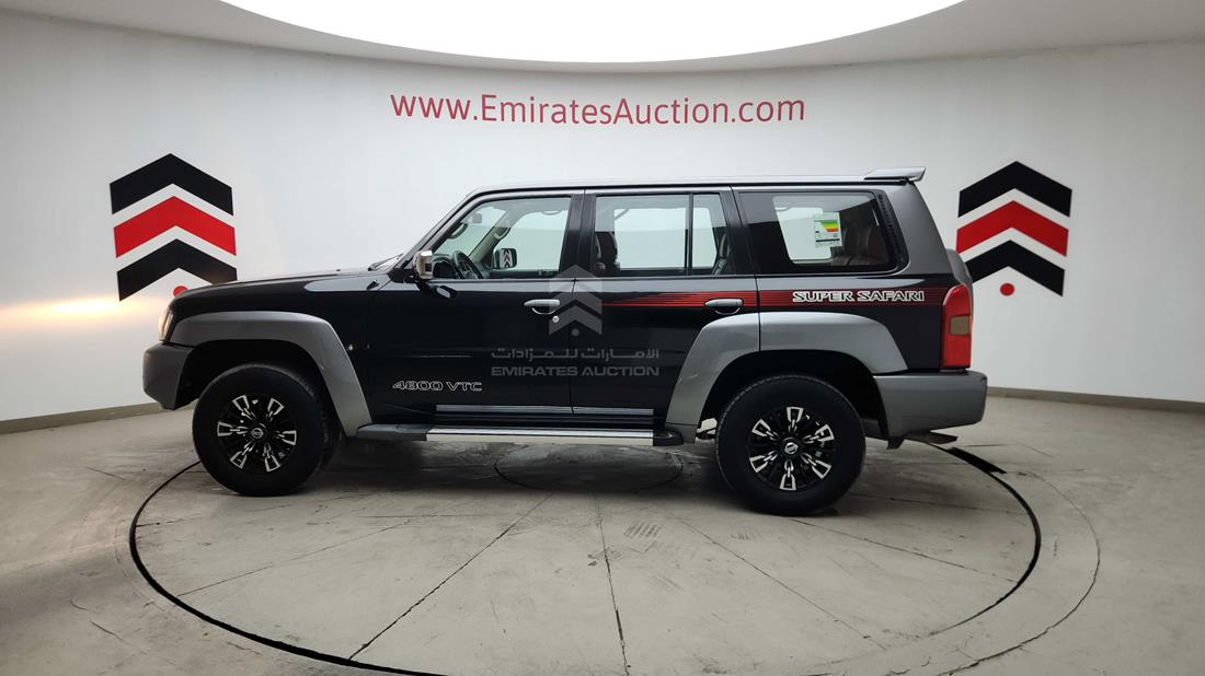 2023 Nissan Patrol — Left Full View — Photo 40