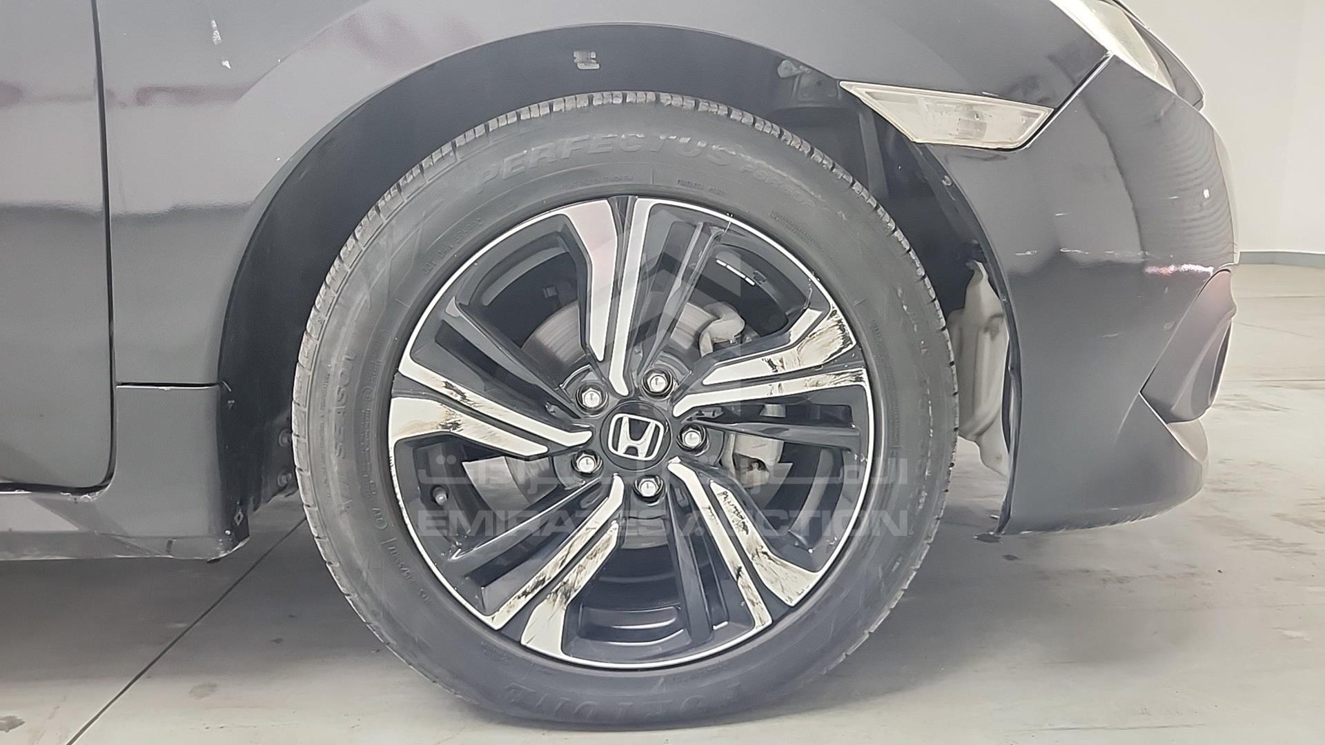 2018 HONDA CIVIC VIN: NLAFC567XJW003995