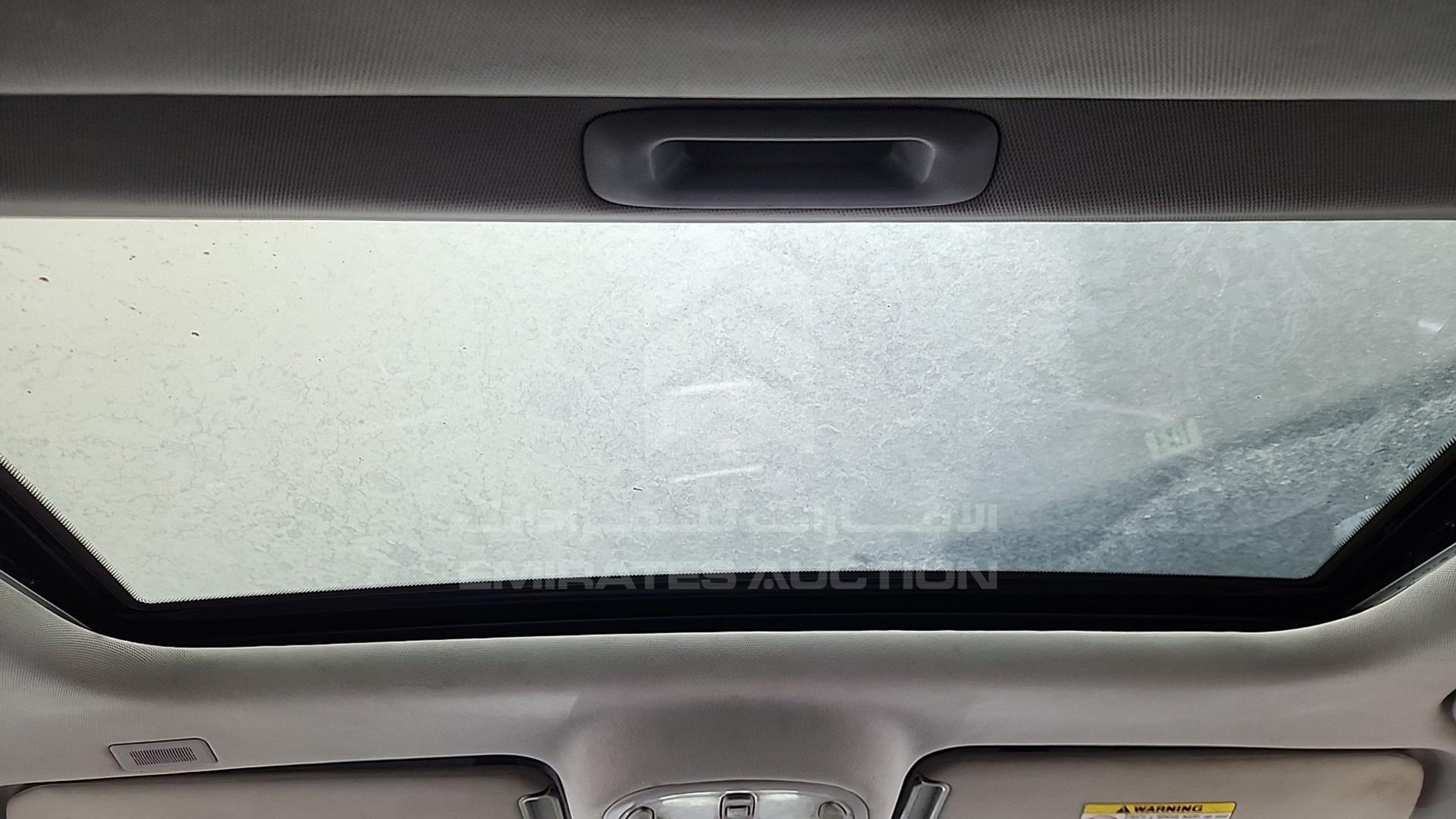 2012 HYUNDAI SANTA FE VIN: KMHSH81G8CU870180