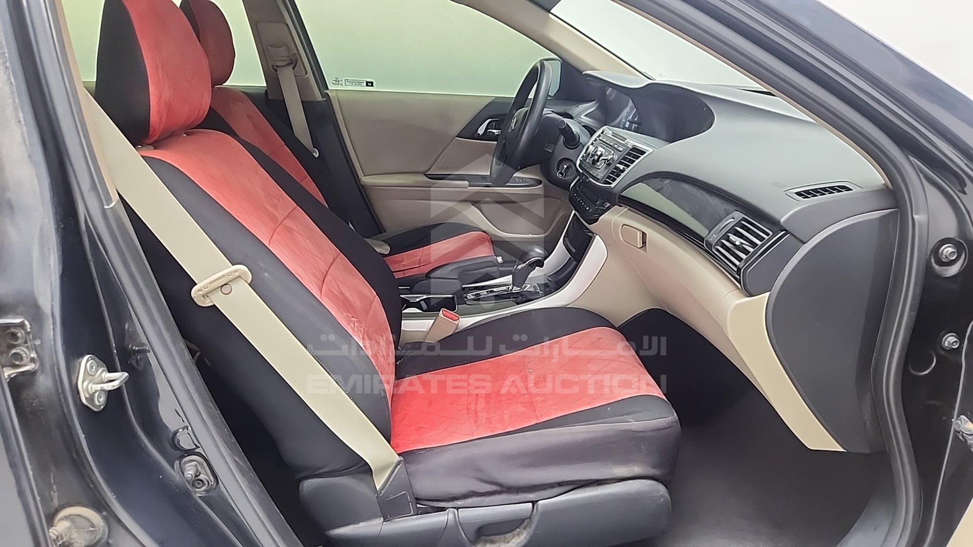 2017 HONDA ACCORD VIN: 1HGCR2F39HA102131