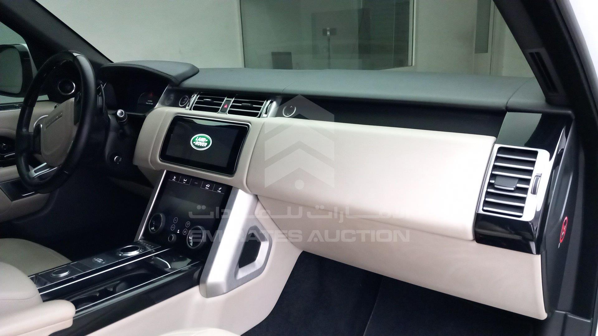 2018 RANGE ROVER HSE VIN: SALGA2BV0JA389243