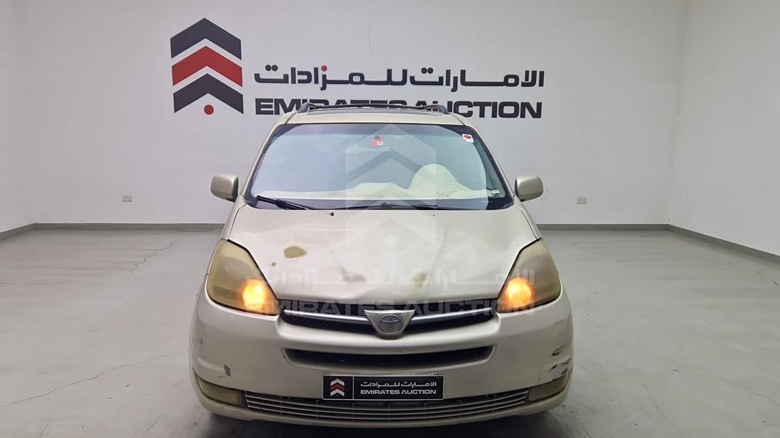 2004 Toyota Sienna — Full Front View — Photo 1