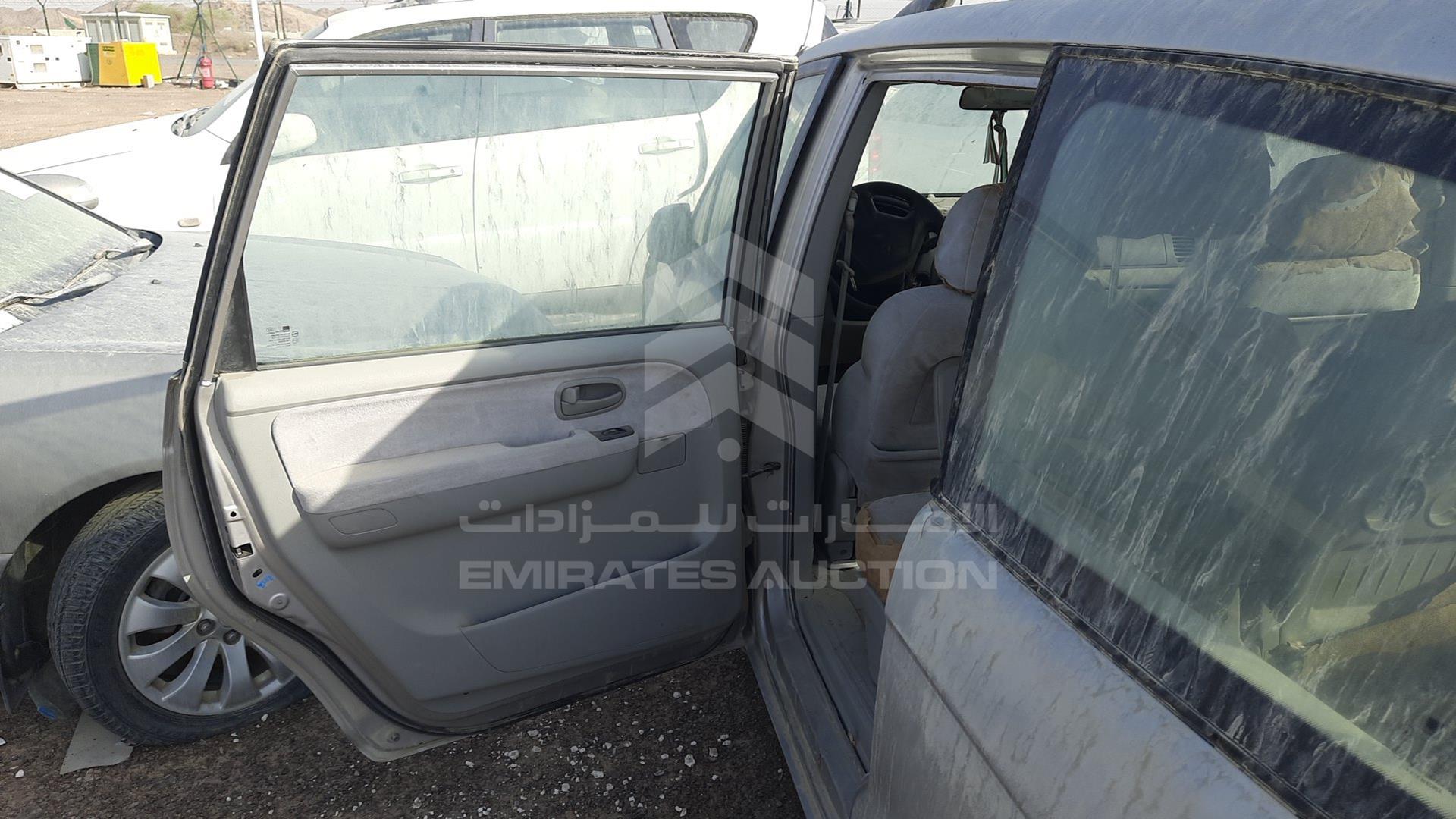 2005 HYUNDAI TRAJET VIN: KMHMG81C45U250356