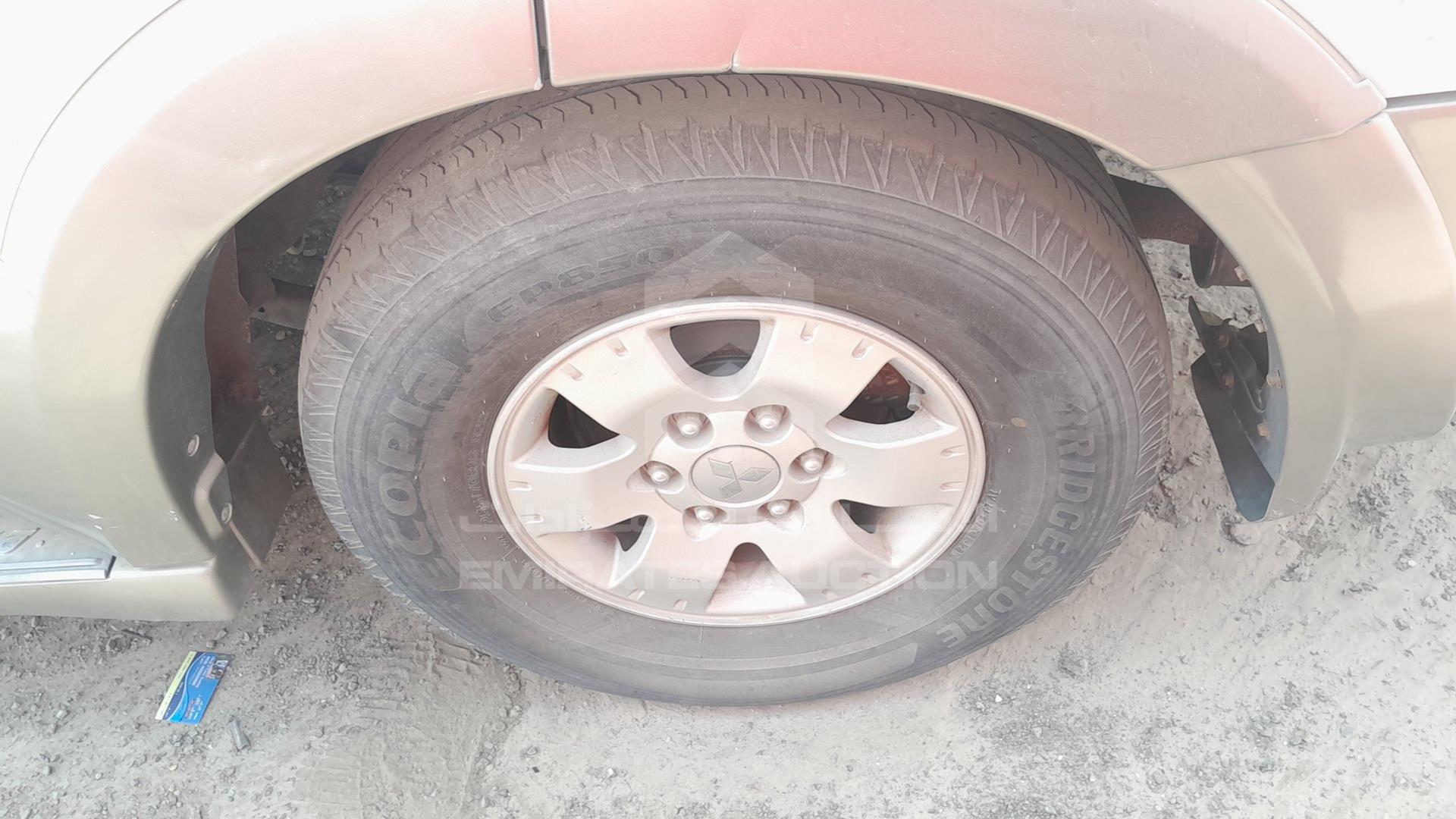 2005 MITSUBISHI PAJERO VIN: JMYLRV73W5J706988