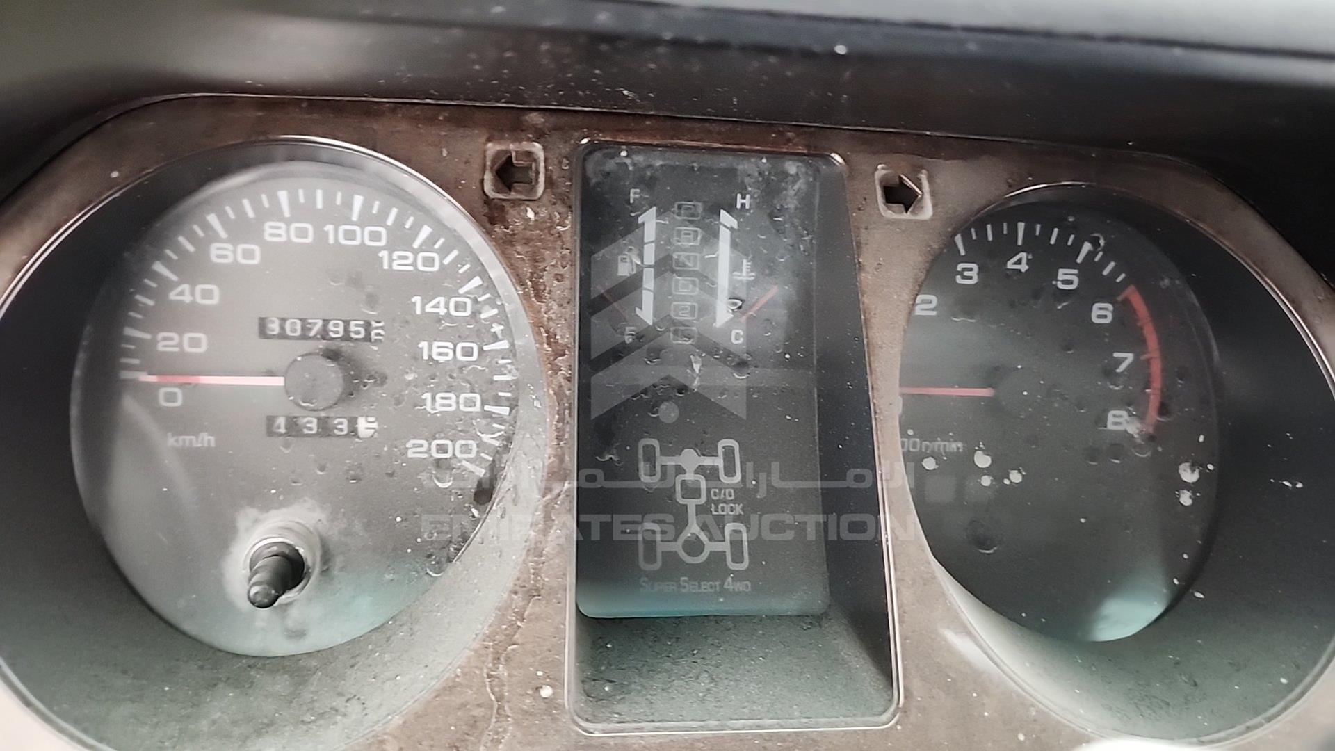 2000 MITSUBISHI PAJERO VIN: JMY0RV230YJ703802
