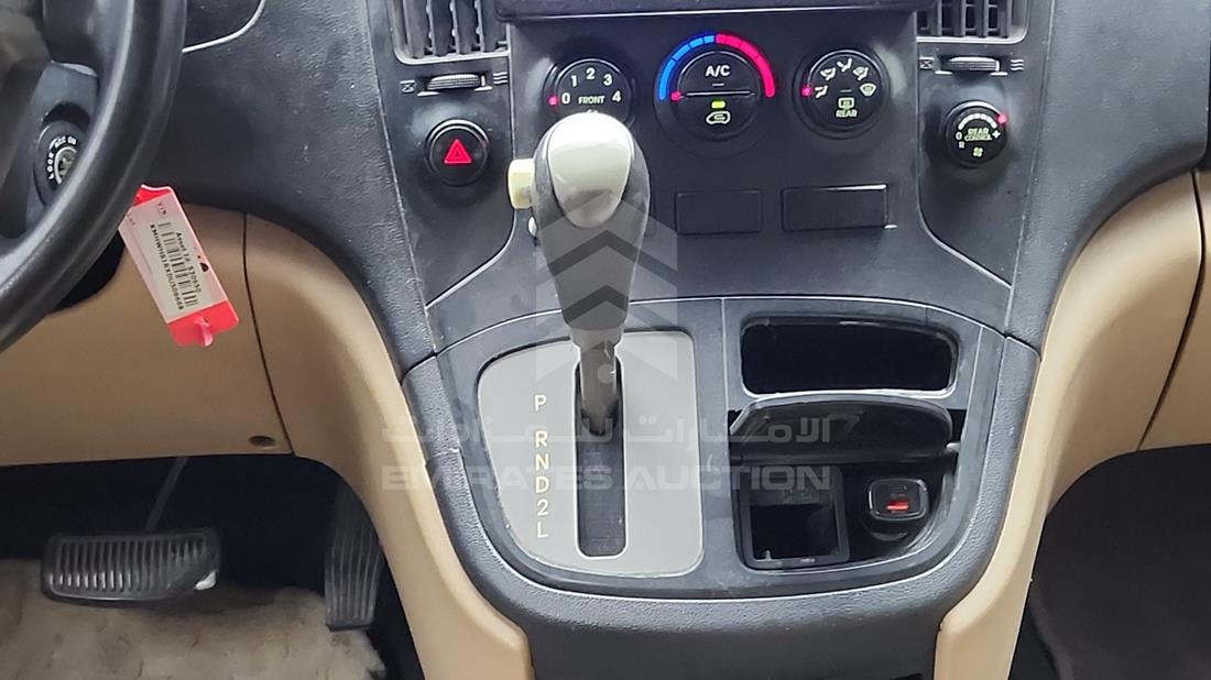 2013 Hyundai H1 — Gear View — Photo 17