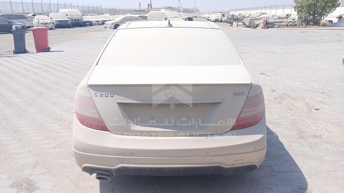 مرسيدس C200 2012 — الزاوية الخلفية — صورة 7