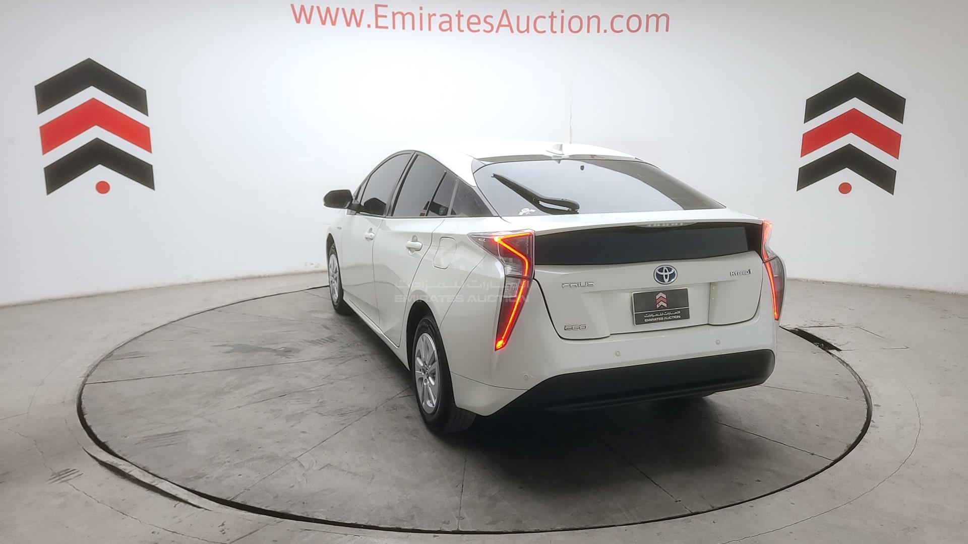 2018 TOYOTA PRIUS VIN: JTDKB3FU3J3589687