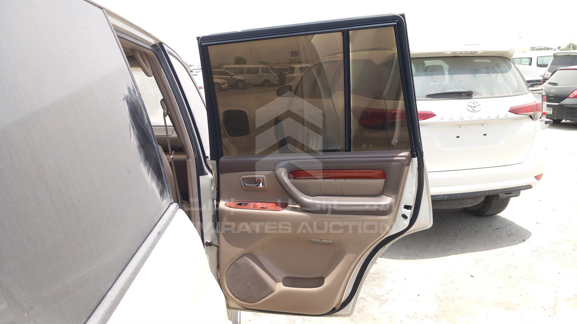 2000 LEXUS LX 470 VIN: JT6HT00W1Y0112100