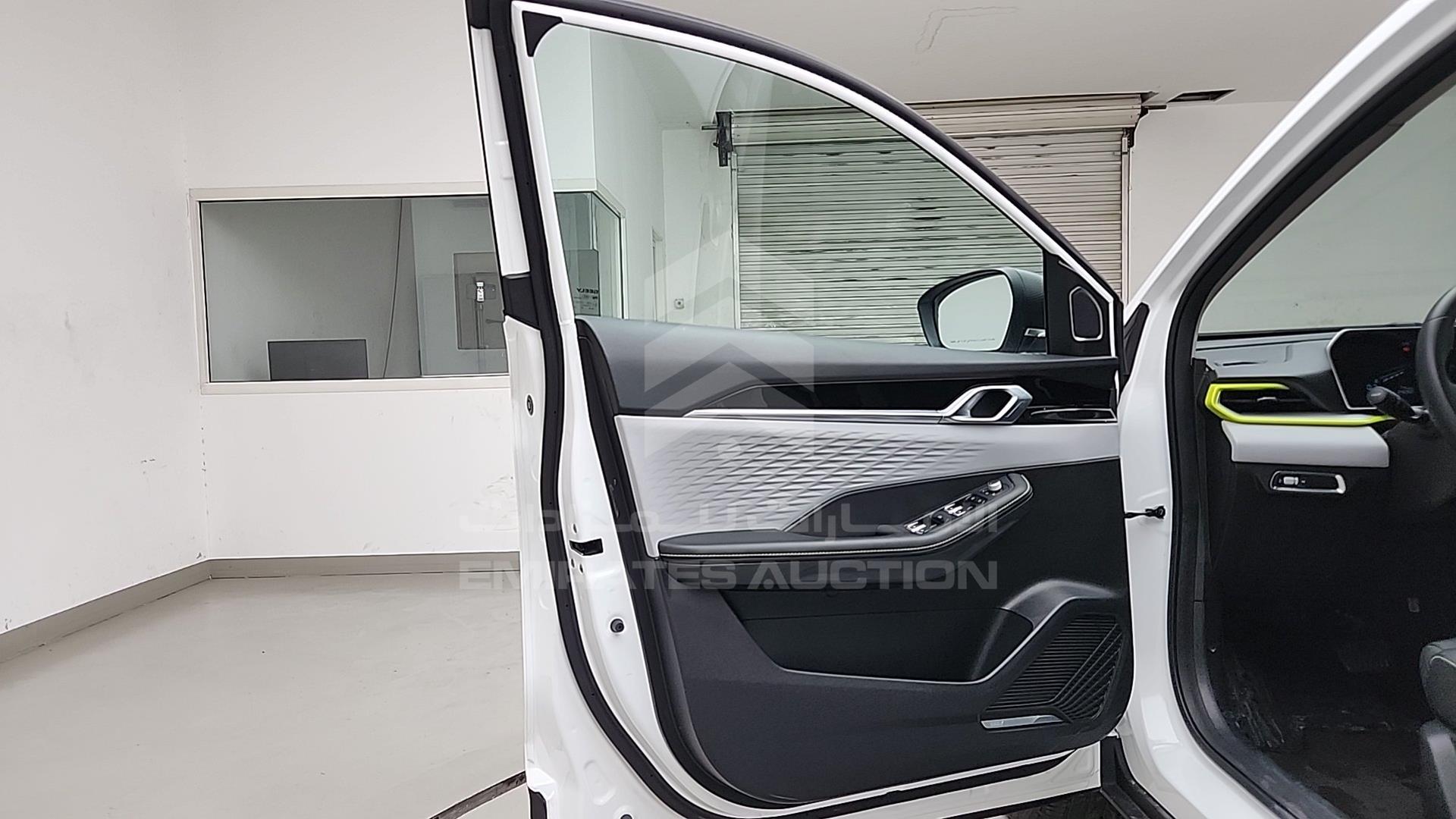 2024 GEELY COOLRAY VIN: LB3762KZ4RX505411