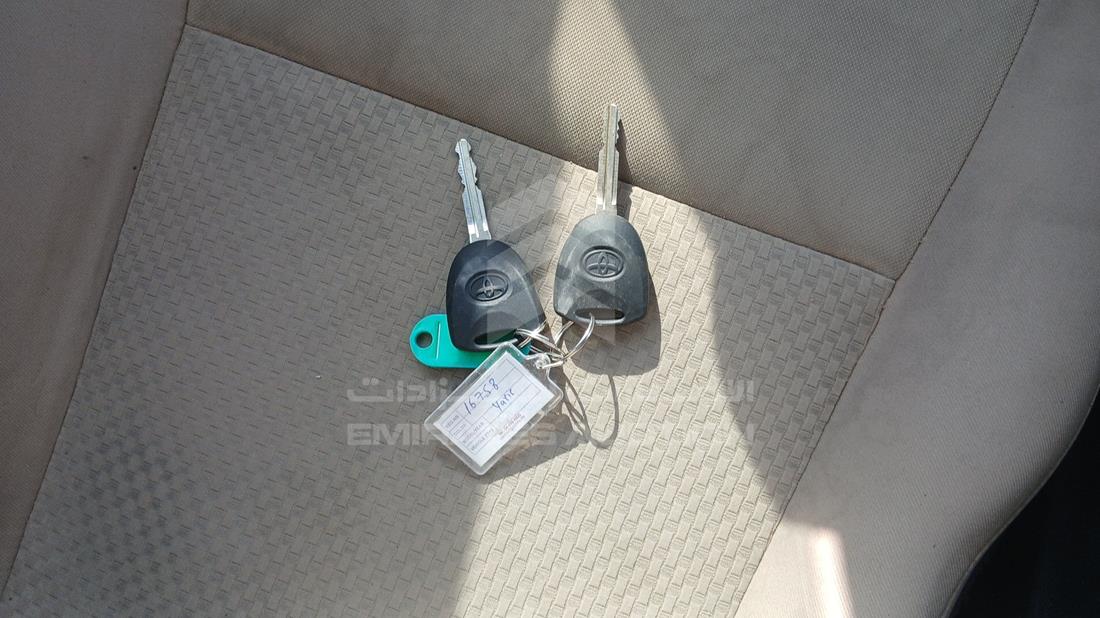 تويوتا ياريس 2023 — المفاتيح — صورة 4