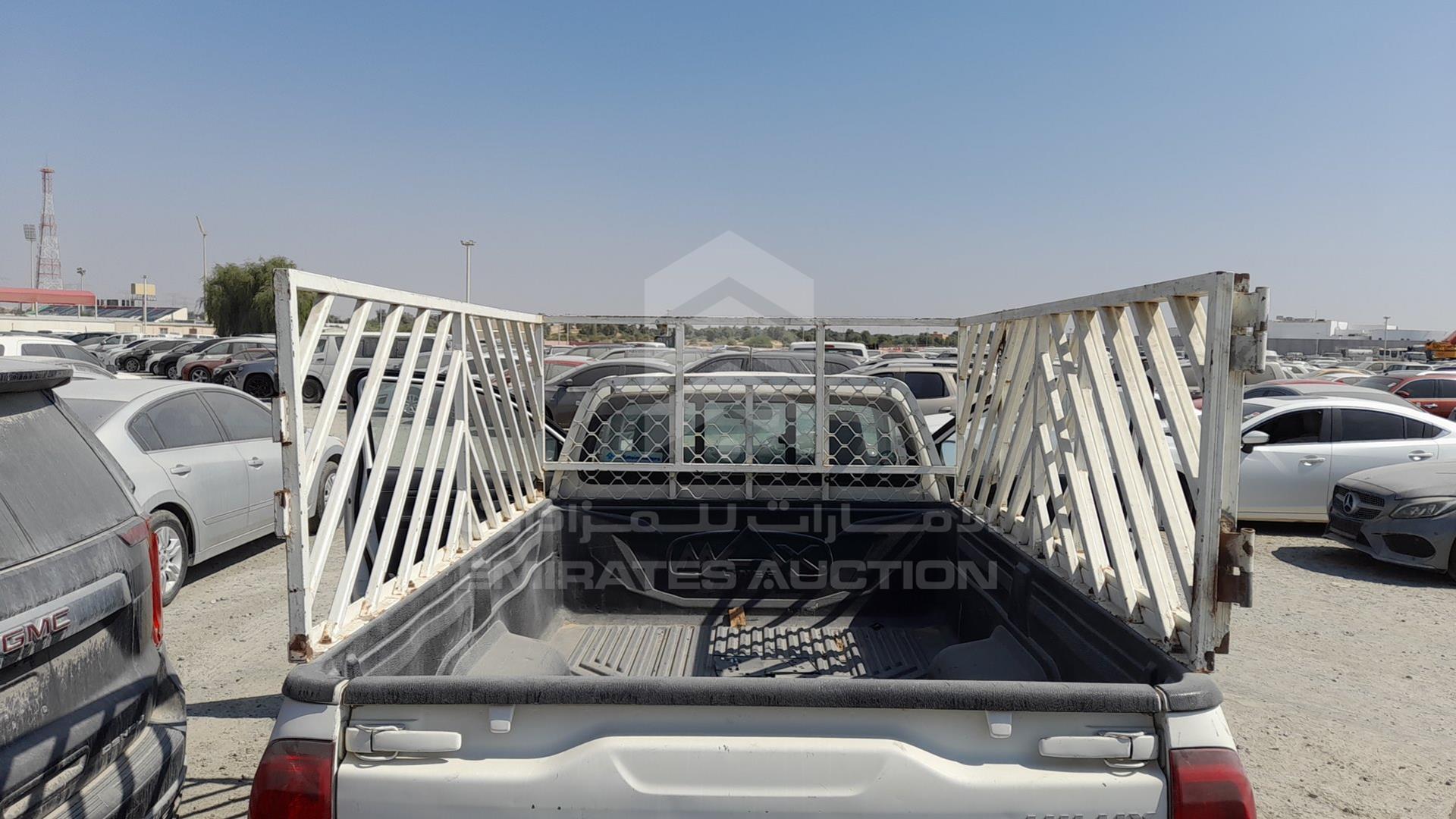 2020 TOYOTA HILUX VIN: MR0CX9CB9L3960531