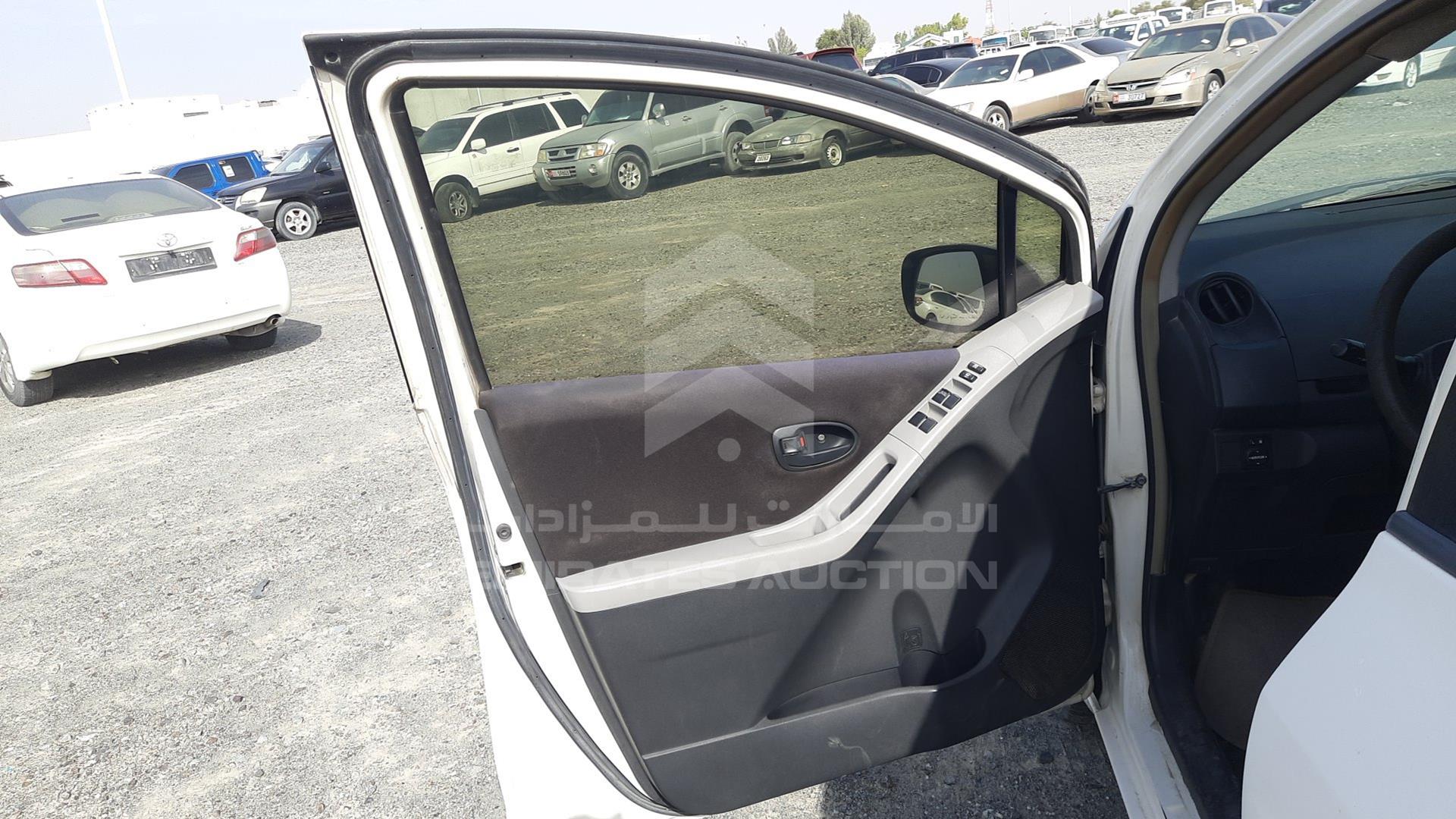 2008 TOYOTA YARIS VIN: JTDKW923585089579