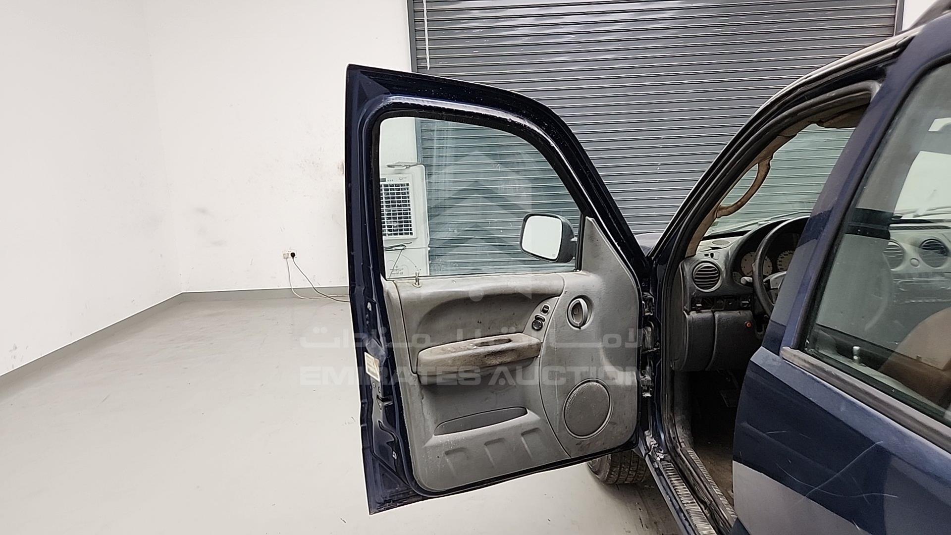 2005 JEEP CHEROKEE VIN: 1J4GL48K65W582087