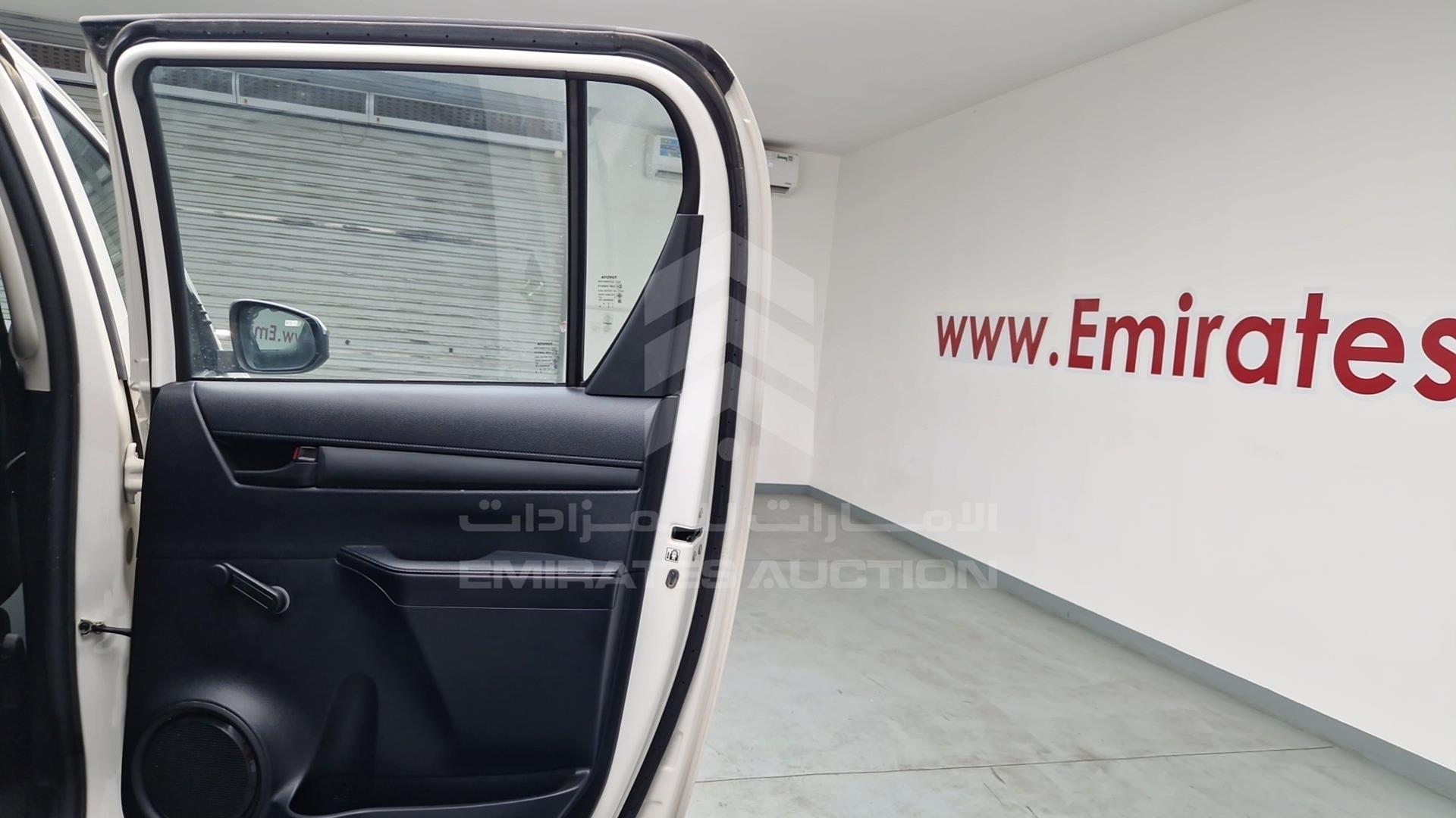 2018 TOYOTA HILUX VIN: MR0DB8CD8J0174166
