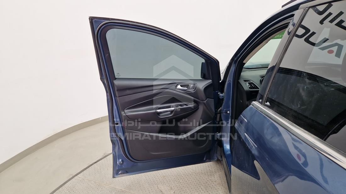 فورد اسكيب 2019 — الباب الأمامي الأيسر — صورة 11