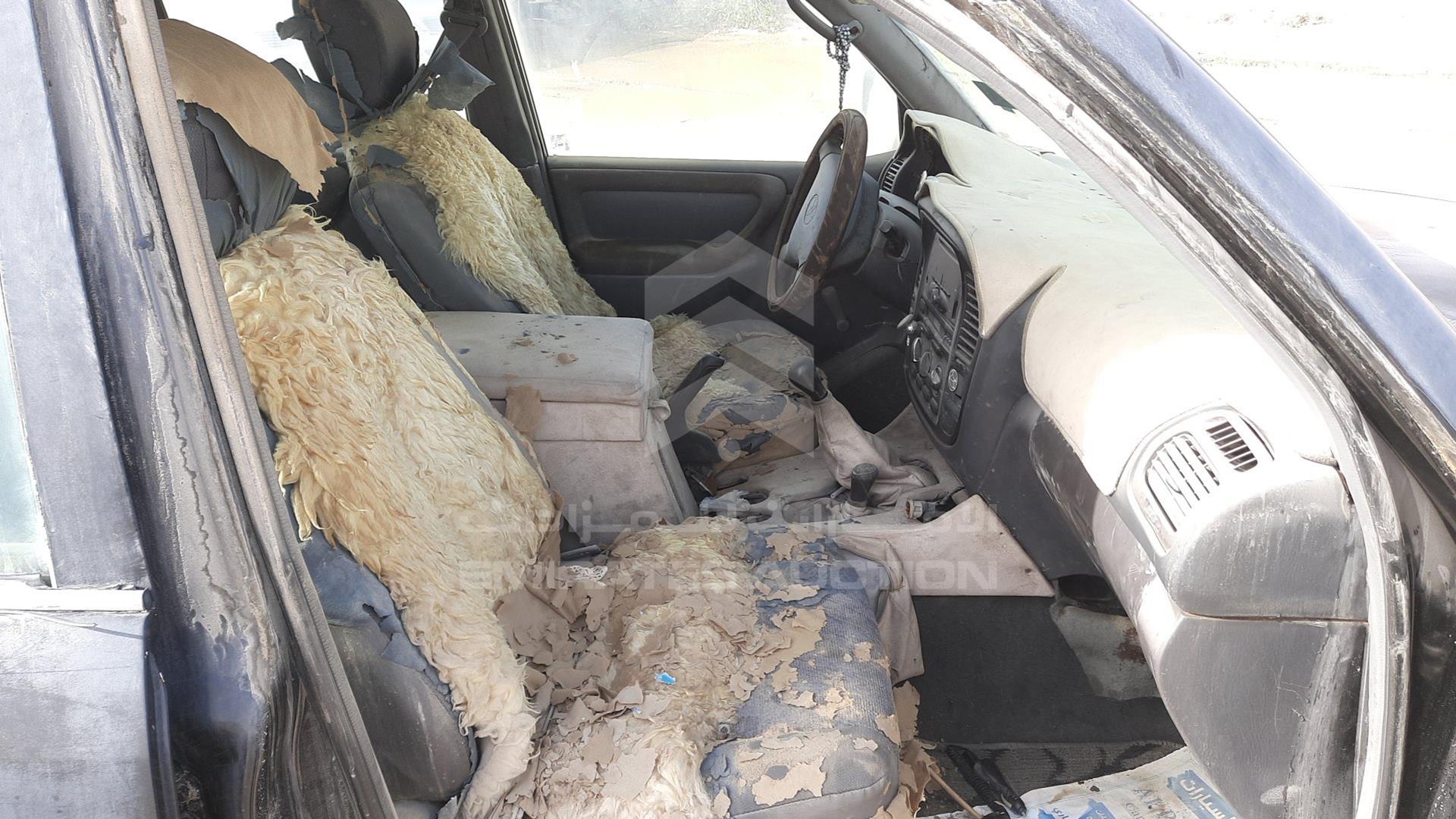 2000 TOYOTA LAND CRUISER VIN: JTCHJ01J0Y0028324