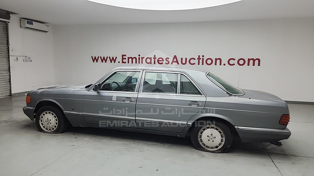 1990 Mercedes 300 SEL — Rear Left Angle — Photo 7