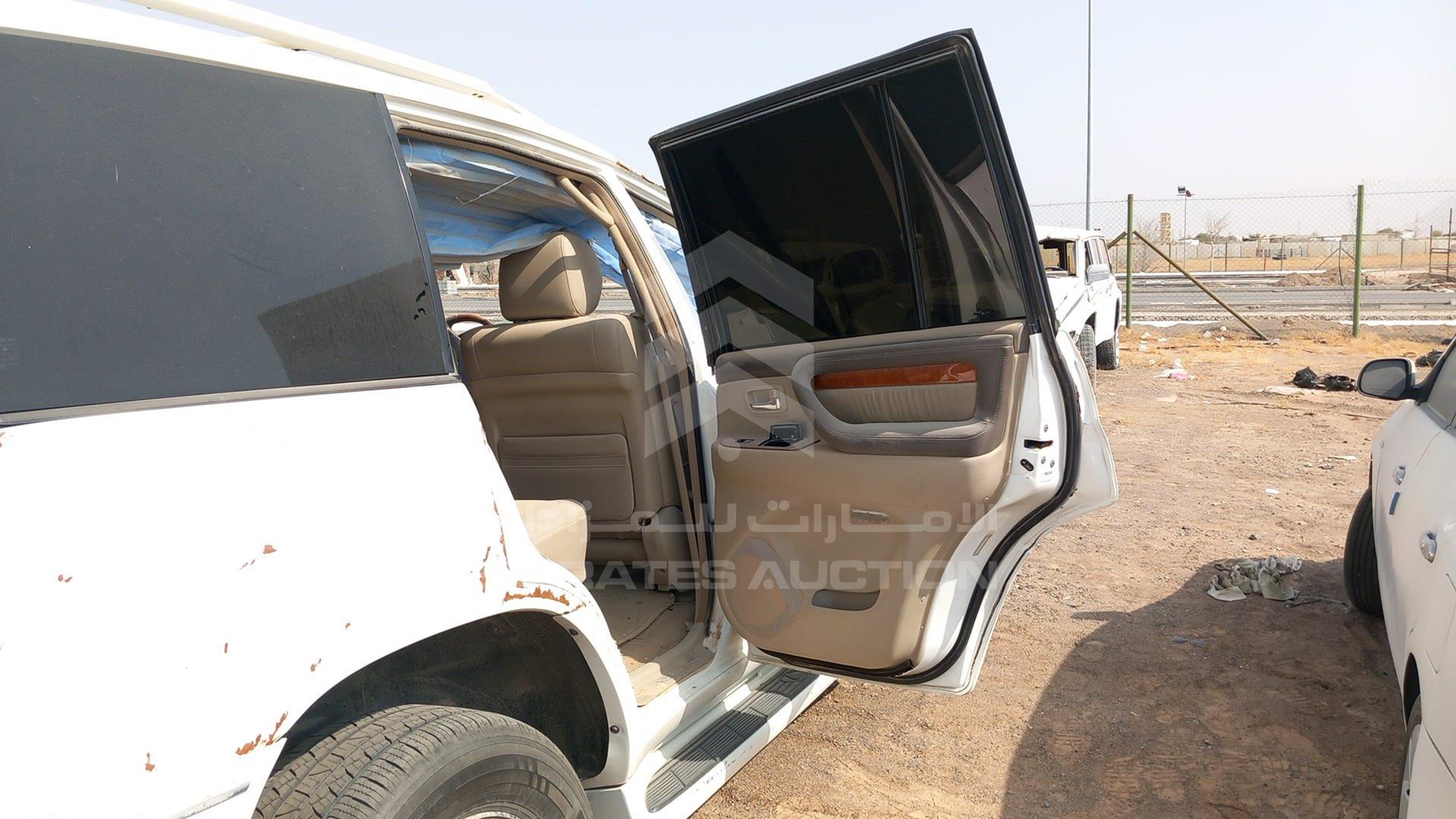 2006 LEXUS LX 470 VIN: JTJHT00W464007210