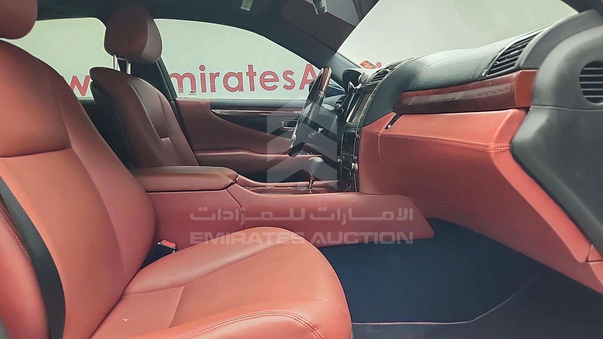 2008 LEXUS LS 460 VIN: JTHBL46F985076087