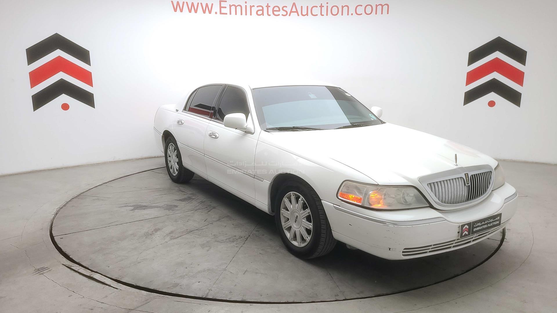 2010 LINCOLN TOWN VIN: 2LNBL8CV9AX752302