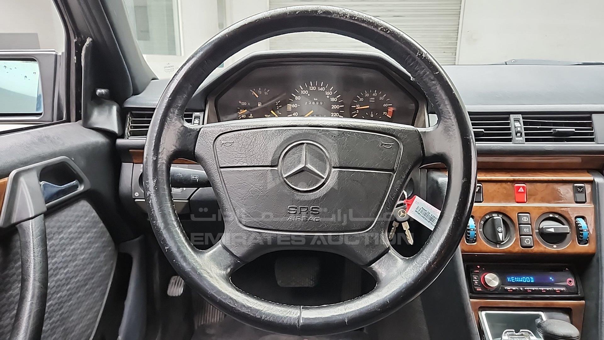 1992 MERCEDES E 300 VIN: WDB1240301B701480