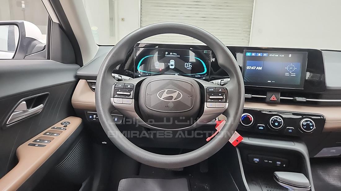 2025 Hyundai Accent — Steering & Mounted Controls — Photo 15