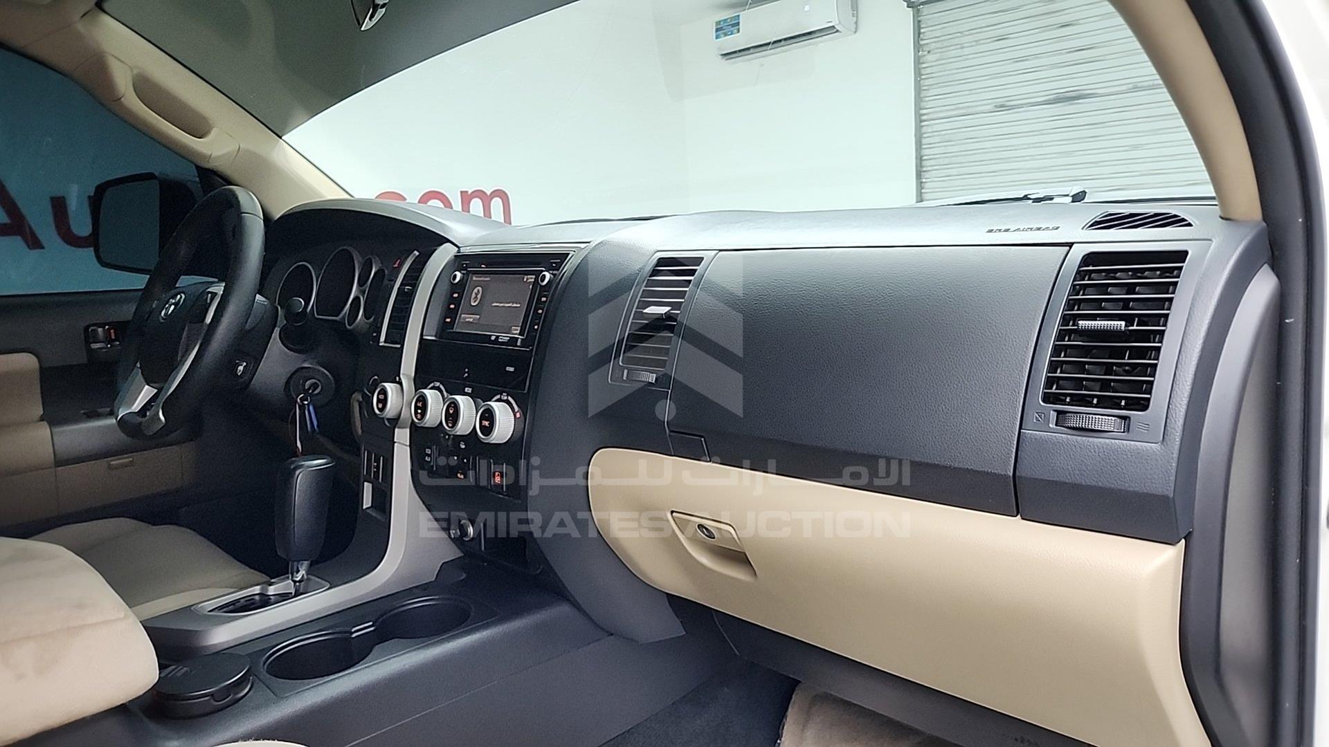 2016 TOYOTA SEQUOIA VIN: 5TDBY64A2GS130442