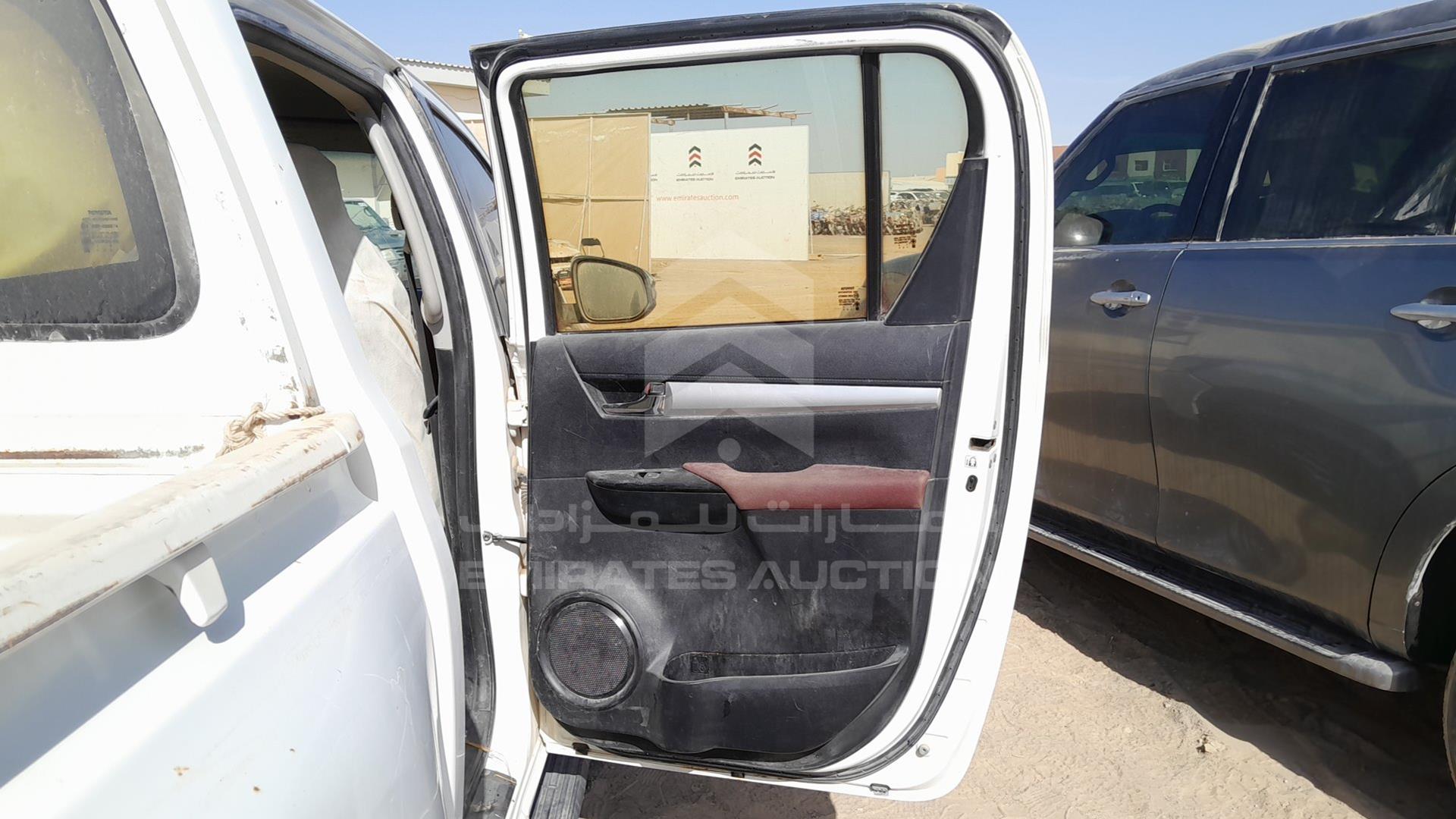 0 TOYOTA HILUX VIN: MR0HX8CD100881708