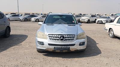 مرسيدس ام ال 350 2001
