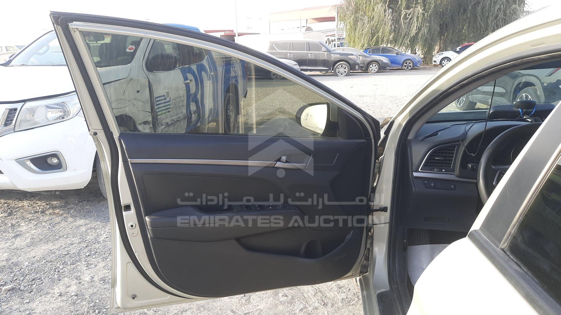 2017 HYUNDAI ELANTRA VIN: KMHD741F5HU180342