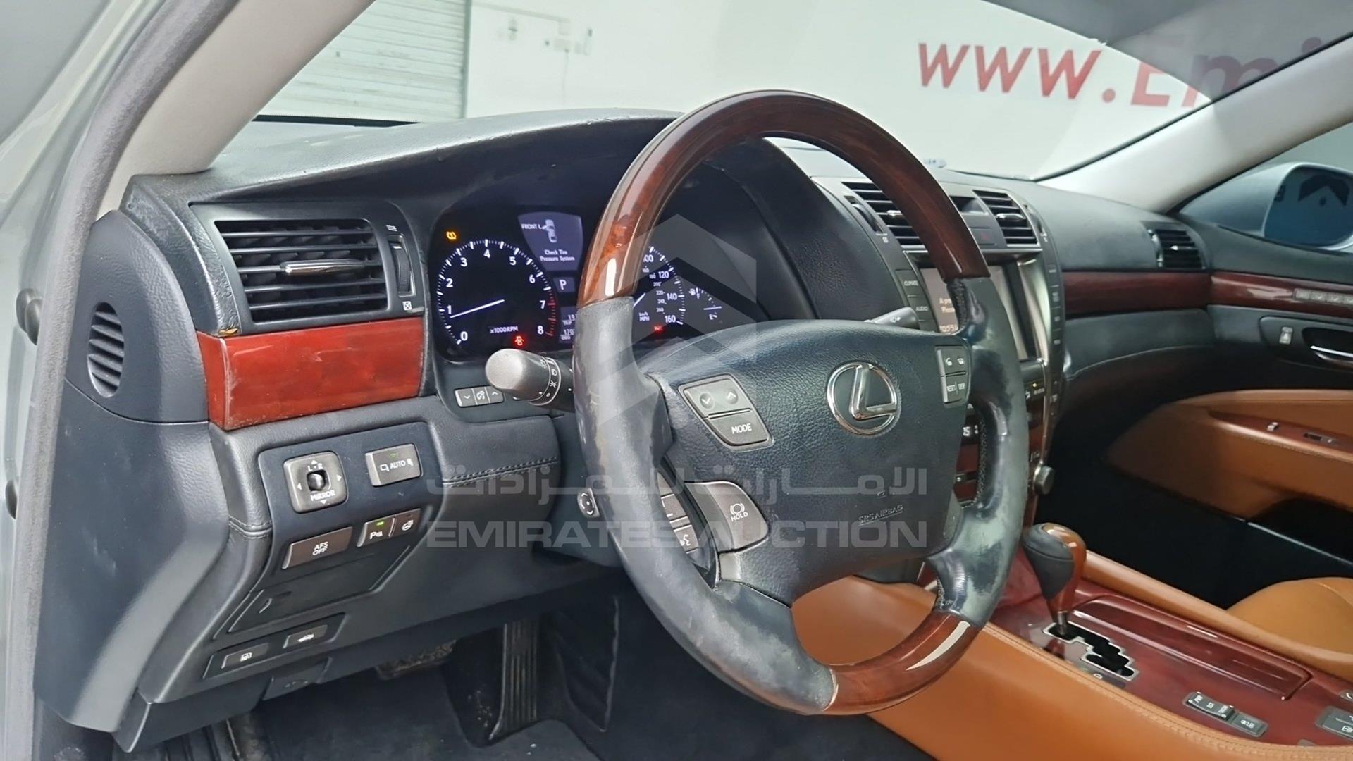 2009 LEXUS LS 460 L VIN: JTHGL46F395033534