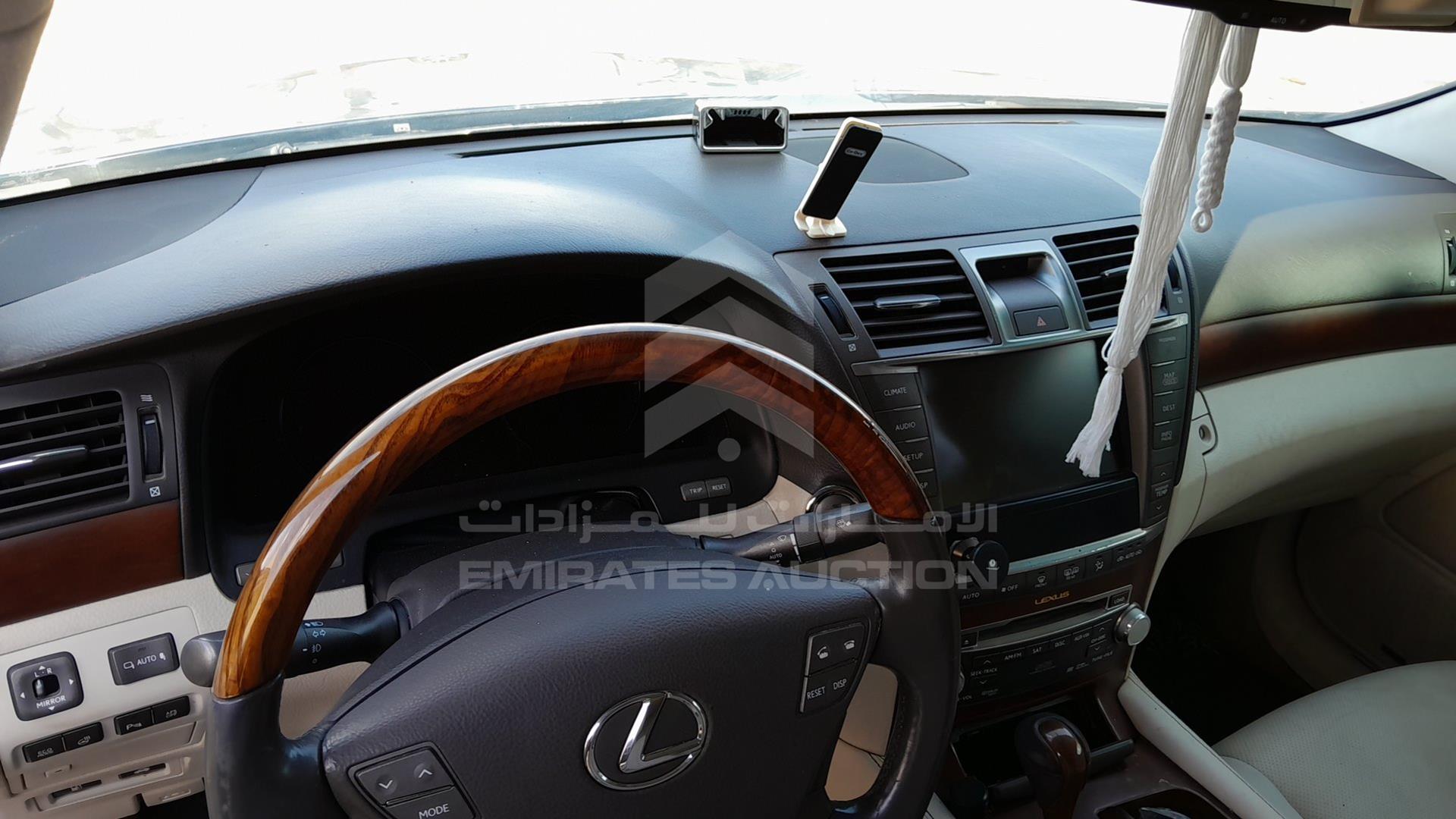 2011 LEXUS LS 460 VIN: JTHCL5EF7B5010074