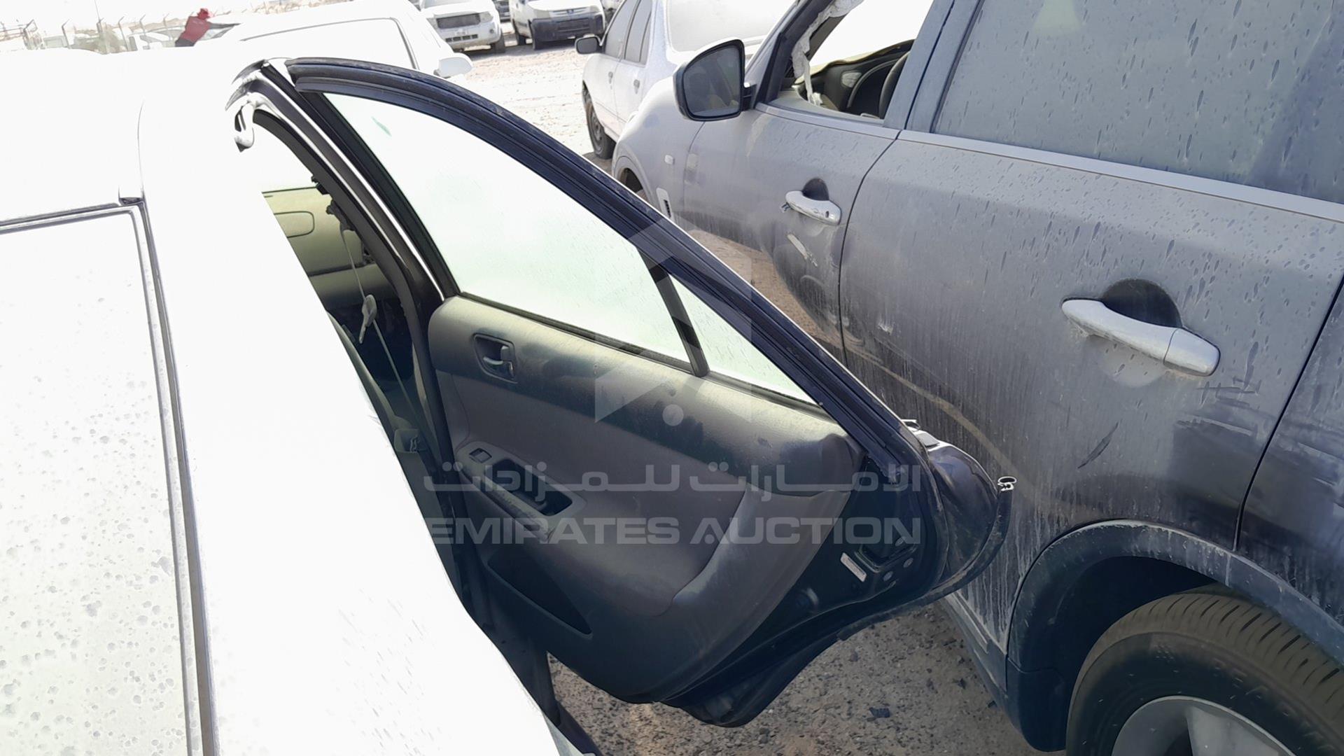 2005 TOYOTA CAMRY VIN: 4T1BE30K95U994852