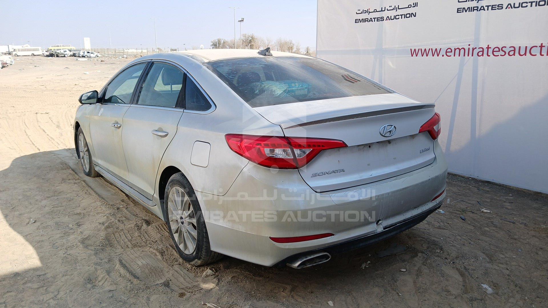 2015 HYUNDAI SONATA VIN: 5NPE34AF0FH092763