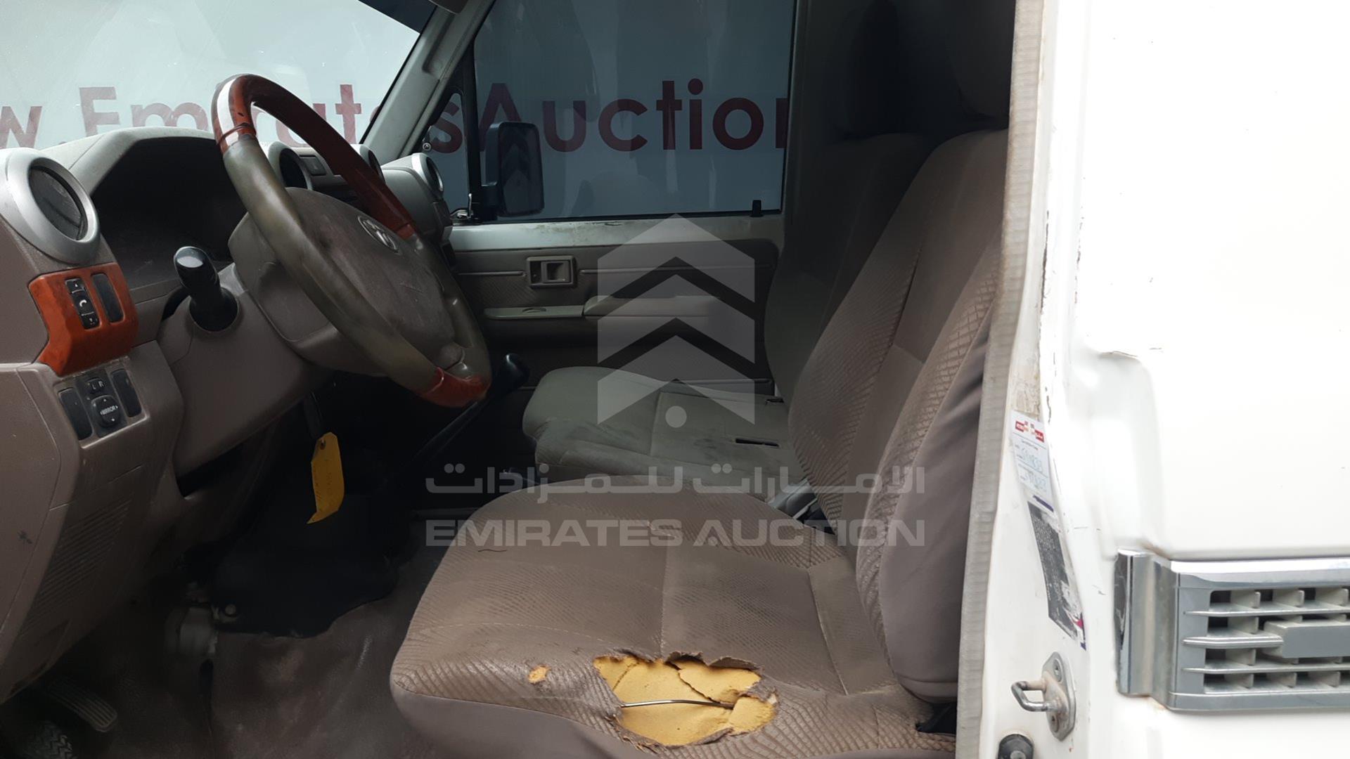 2014 TOYOTA LAND CRUISER VIN: JTFLU73J4E4553353