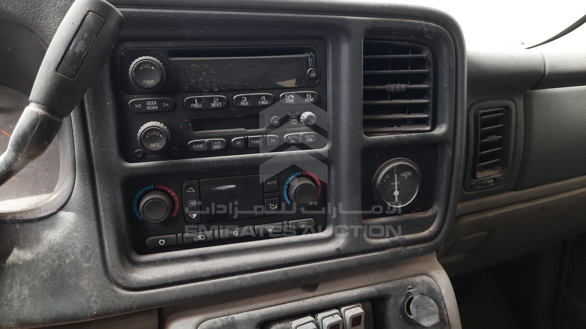 2006 CHEVROLET SUBURBAN VIN: 3GNGK26U86G127038