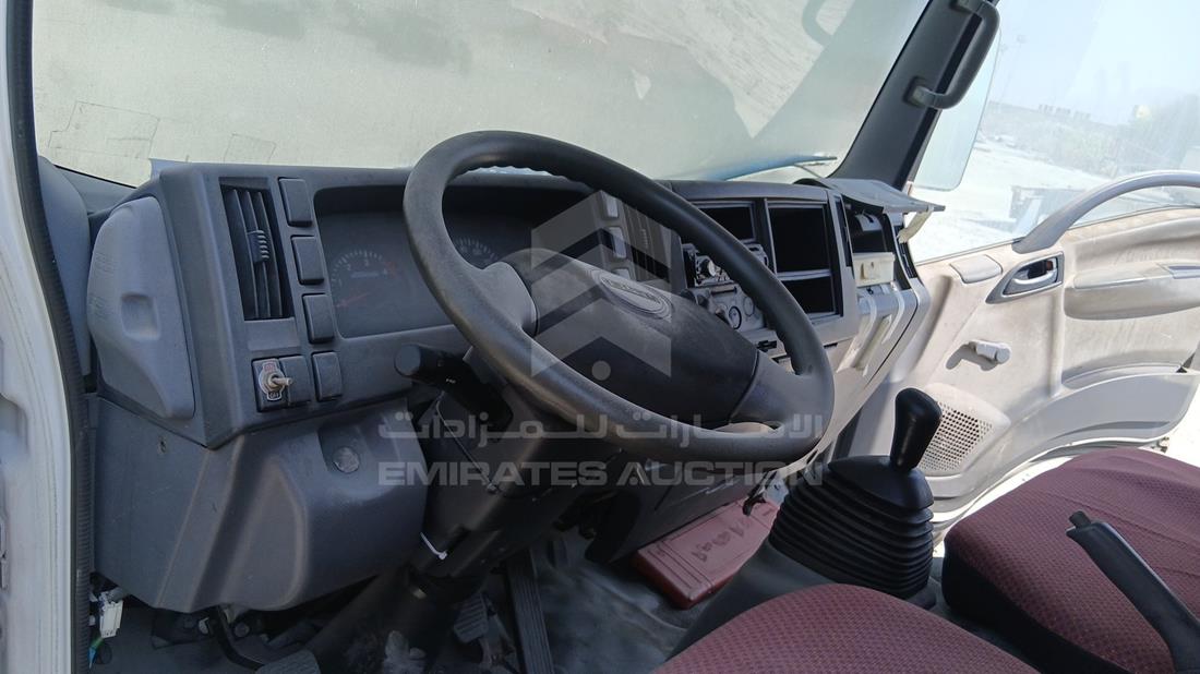 اسوزو ان ام ار 2014 — زاوية واجهة السائق الأمامية اليسرى — صورة 11