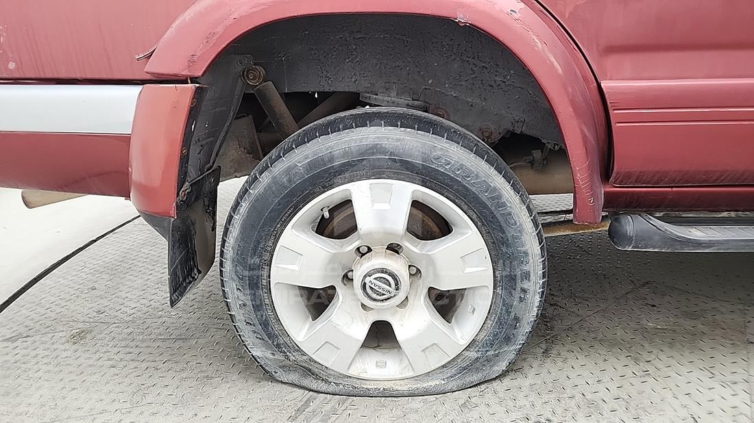 1998 Nissan Pathfinder — Rear Right Tyre — Photo 37